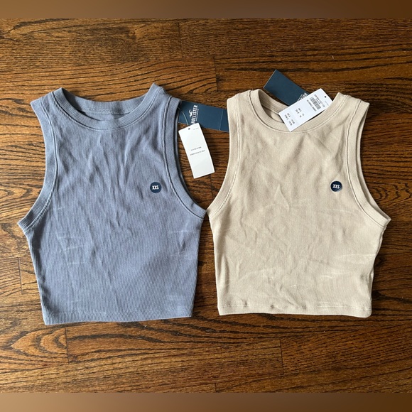 Hollister Tops - Hollister cropped high neck tank